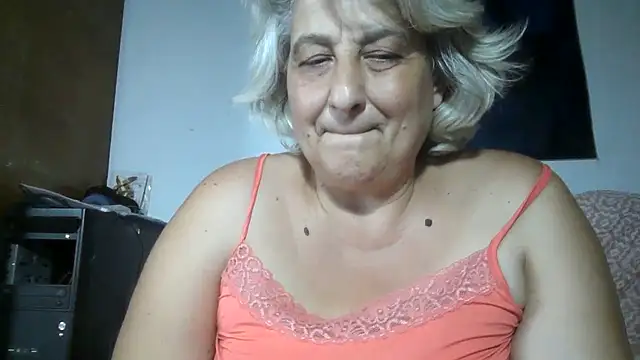 ExquisiteMature webcam