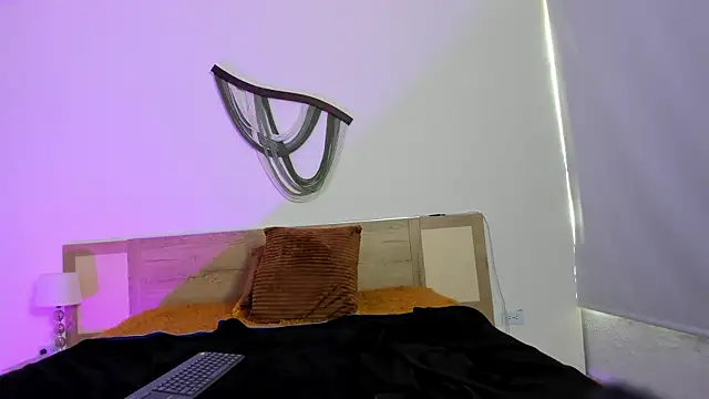 ada_mclaine webcam