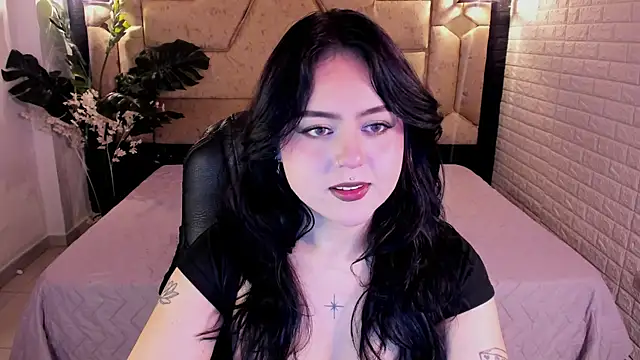 crimson_tati_ webcam