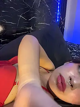 Ashnikko___ webcam