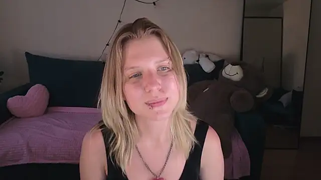 Viki_Charm webcam