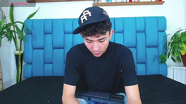 Max_Holson webcam