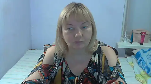 Lusi-777 live cam on StripChat