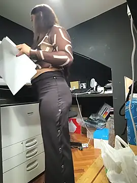 MissNyraSecret webcam