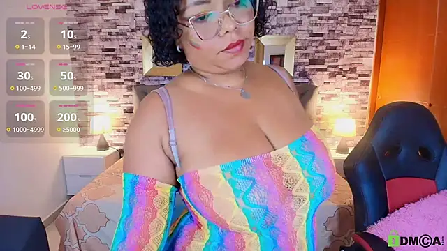 Italyy__boobs webcam