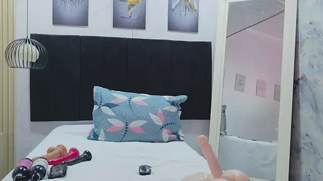 cutepetitee webcam