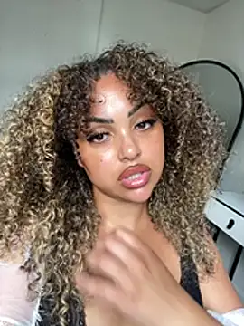 CaramelCarmenxox webcam