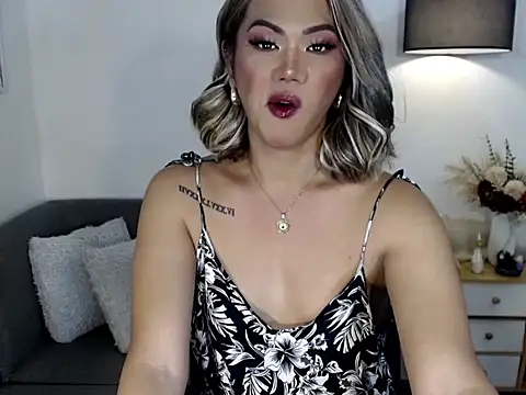 MerryJollyFuckRiri webcam