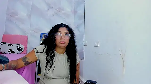 EllyBloom webcam