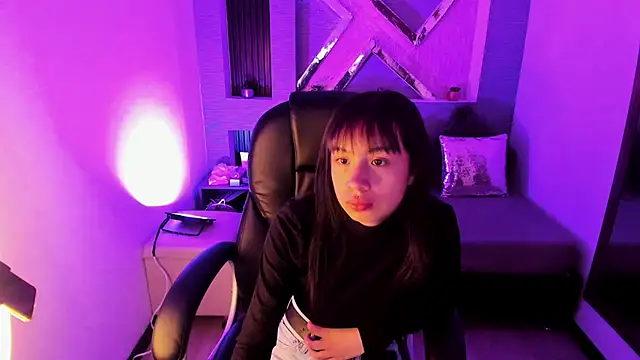 Hanna_Bloomm webcam