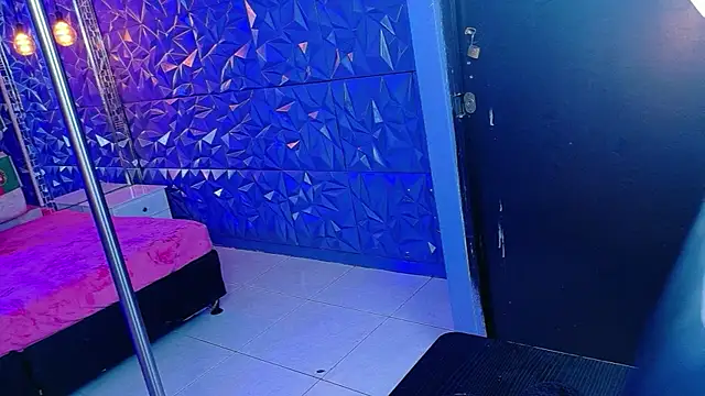 Alejandra_Raven webcam