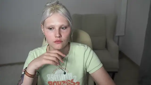 EstherFilteau webcam