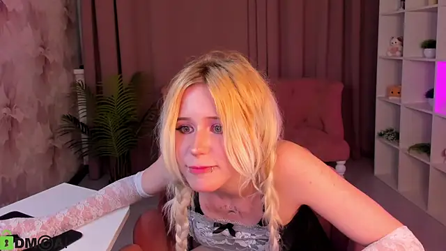 kikipeach webcam