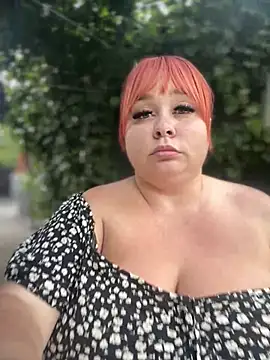 LadyDreams11 webcam