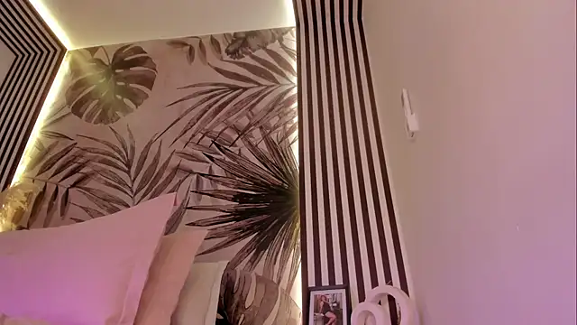 Samaantha-White webcam