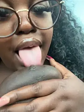 Chocolatemelons17 webcam