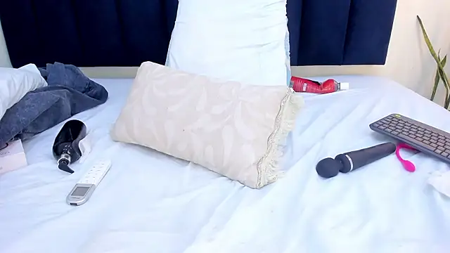 mayaevansmg webcam