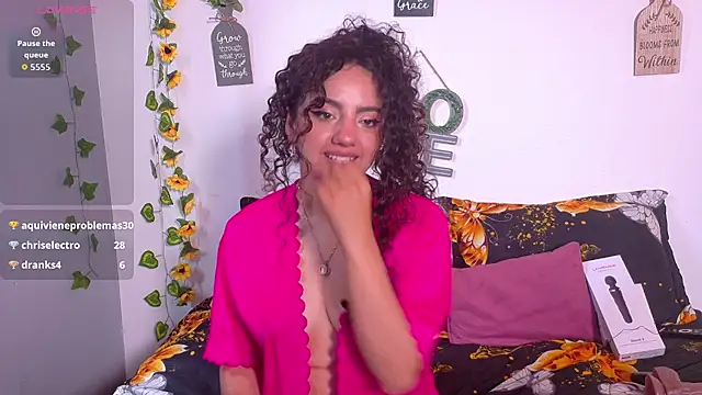 emiily_curly webcam