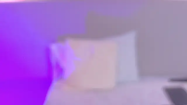 NaomiKlarc webcam