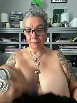 dieseldame1313 webcam