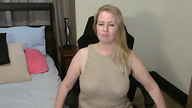 HollieBim webcam
