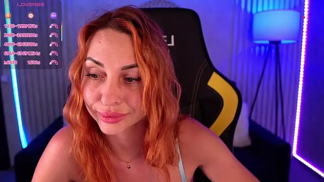 KristiiMax webcam