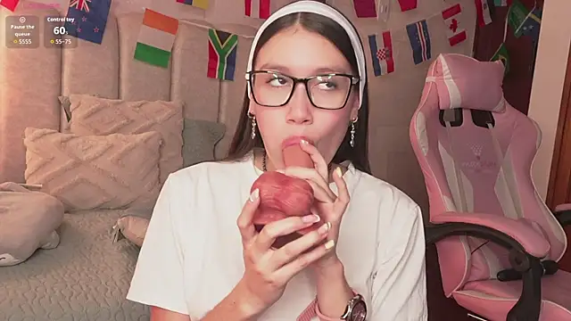 Alanna-Rosse webcam
