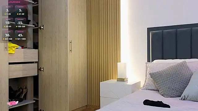 bella__adams webcam