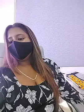 LoveLy-Soneya webcam