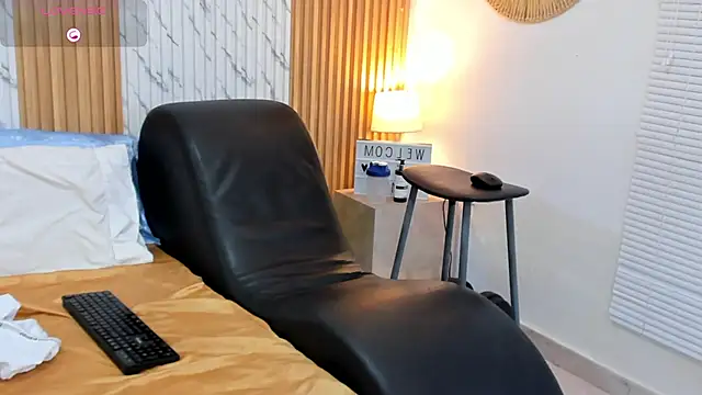 Chris_vega_ live cam on StripChat