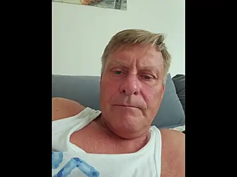 johnnym1 webcam