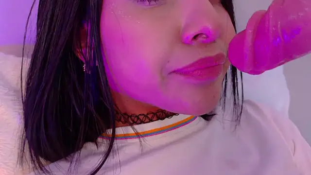 NaomiKlarc