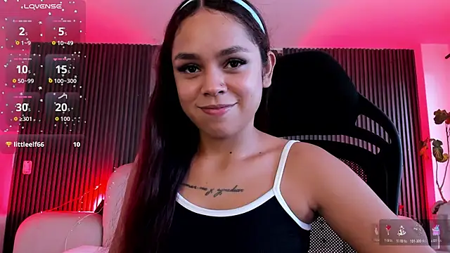 CarolineFyre webcam