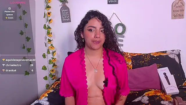emiily_curly webcam