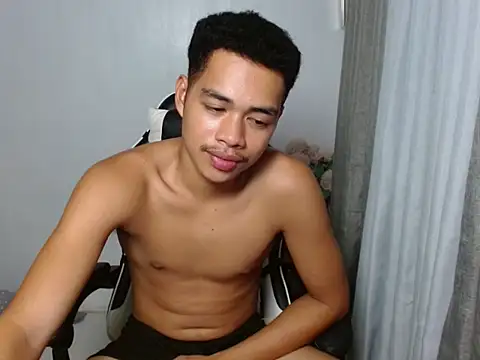 curlyasian_njxx