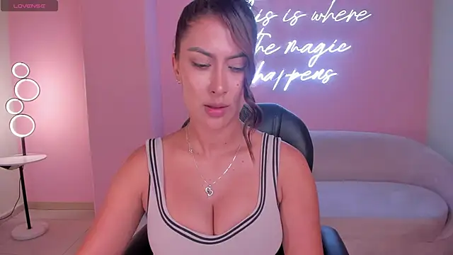 ArianaDumont webcam