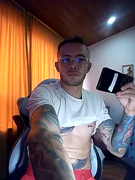 sebastian_horny webcam
