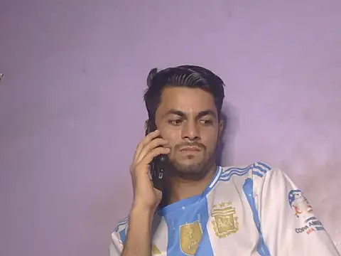 Stubborndesiboy webcam