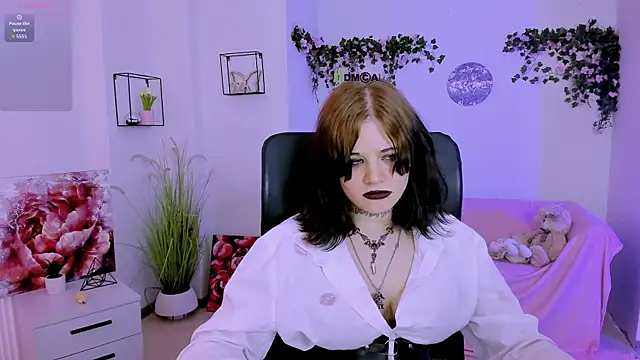 nikki_kiss_ webcam