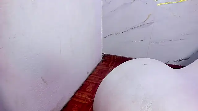 AmazingOrgasm webcam