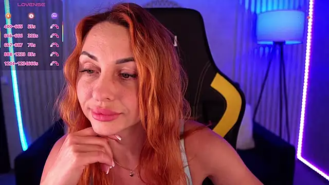 KristiiMax webcam