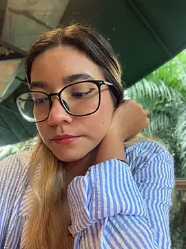 Pretty_roxxyy webcam