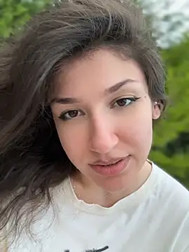ScarletBloom_ webcam