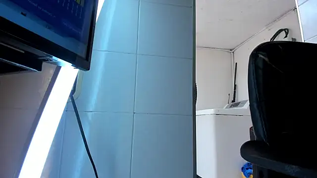 BustyGlow webcam