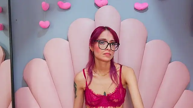 luci_miller live cam on StripChat