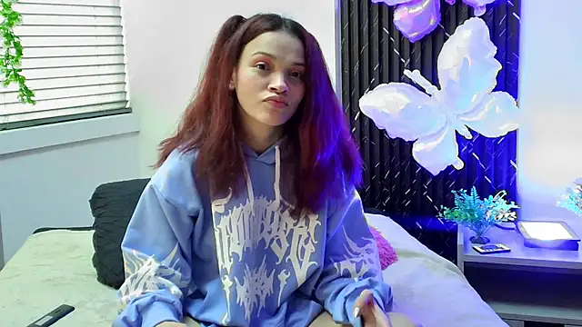 aurora_petitee webcam