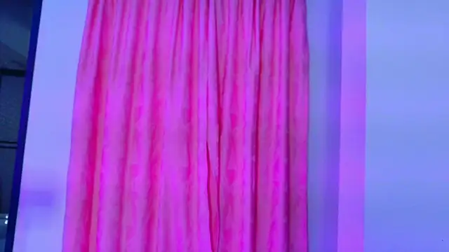 NathaxaLeans webcam