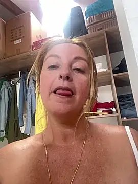moniquerainx live cam on StripChat