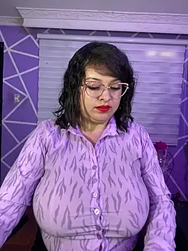 MiiaaJoness webcam