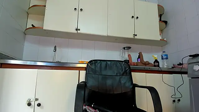 BustyGlow webcam
